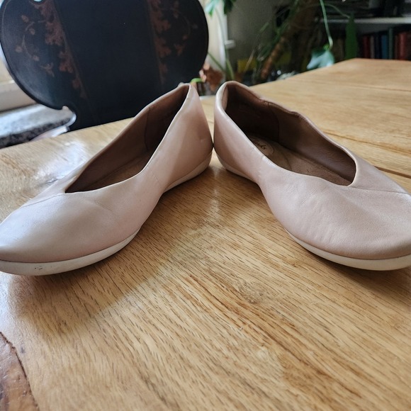 Clarks Artisan Ballet Flats Blush Pink Leather Women's Size 7 Slip-on Shoes - Picture 5 of 9